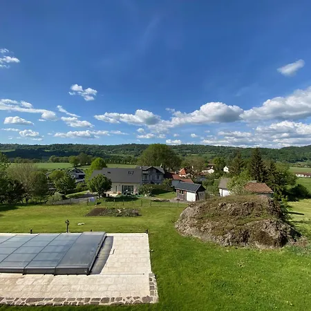בית נופש La Bastide En Auvergne Jussac